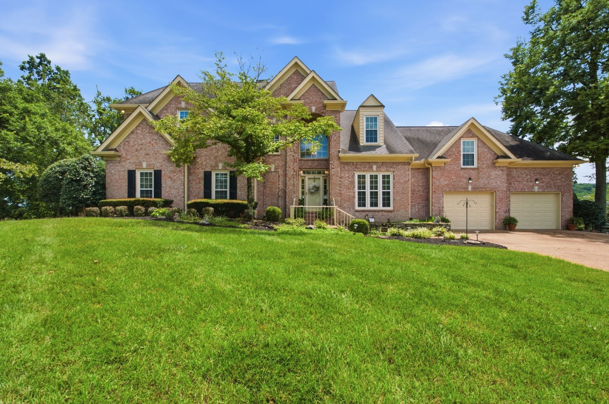 150 Temple Crest Trl