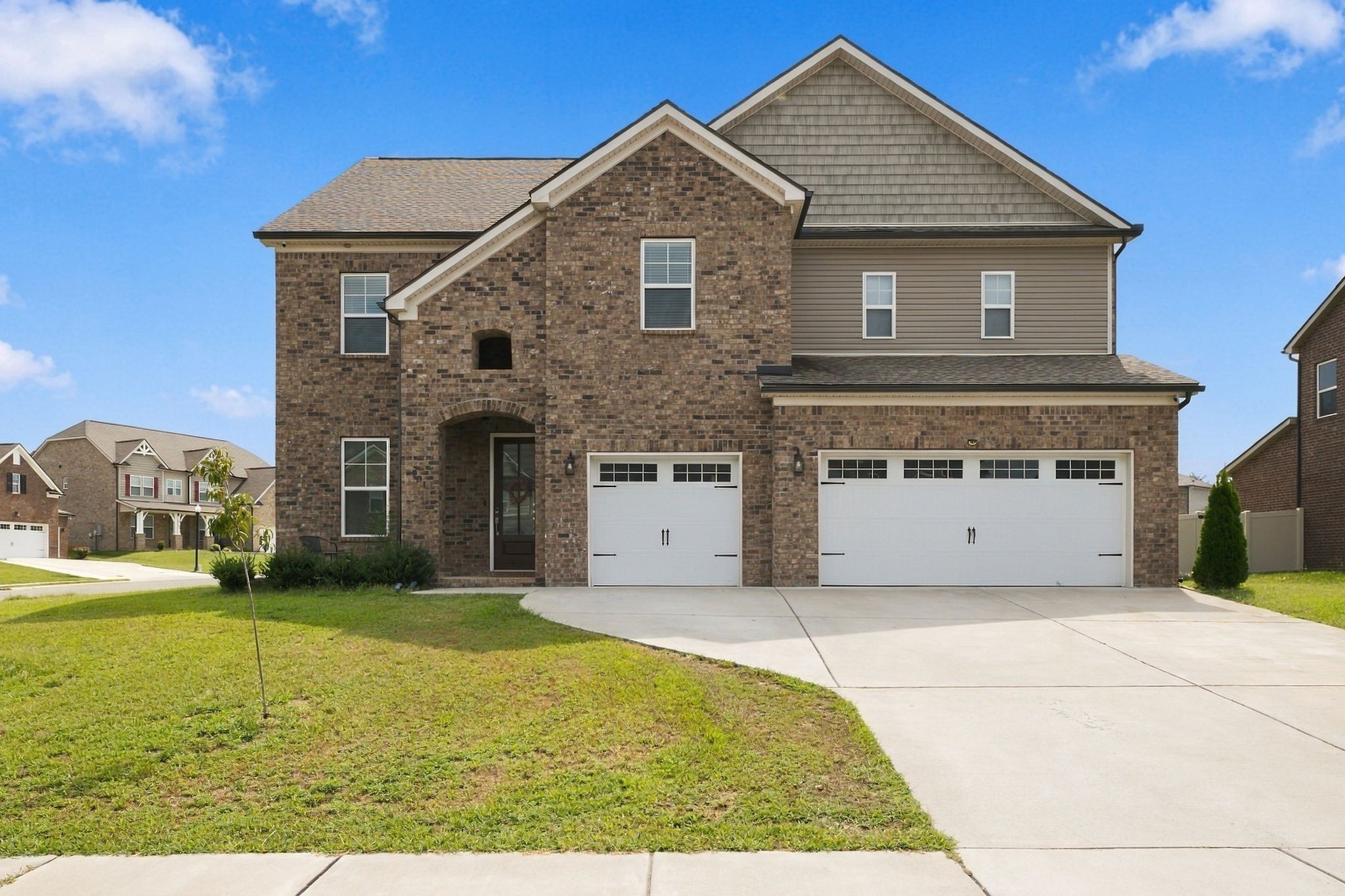 901 Carnation Dr