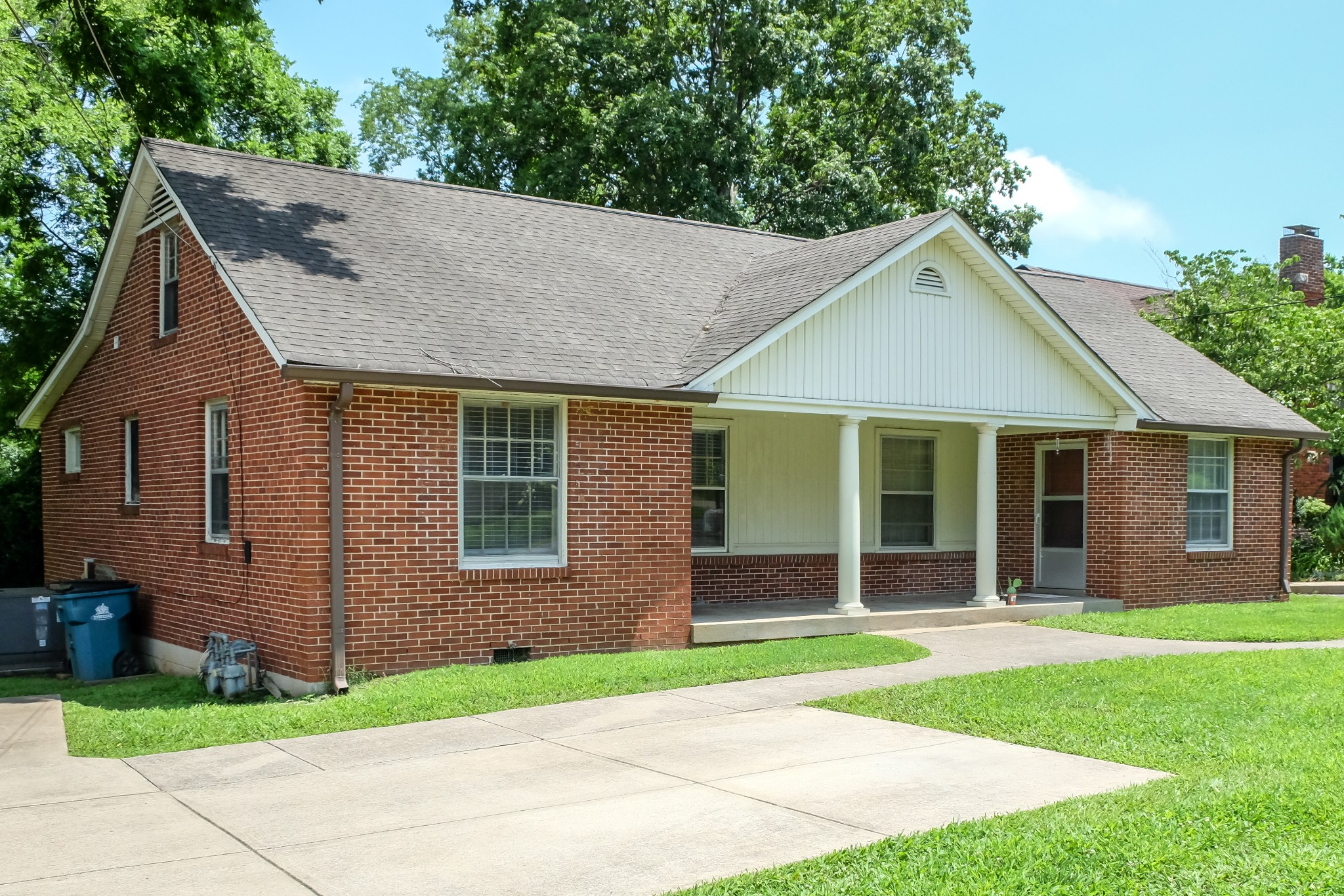 1134 Woodvale Dr