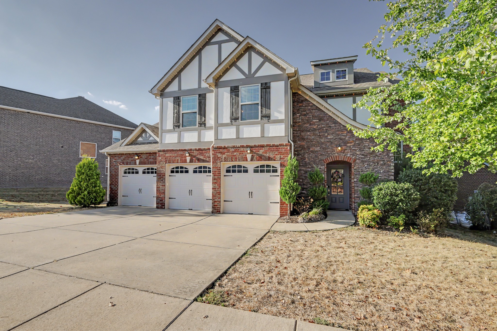 2214 Chaucer Park Ln