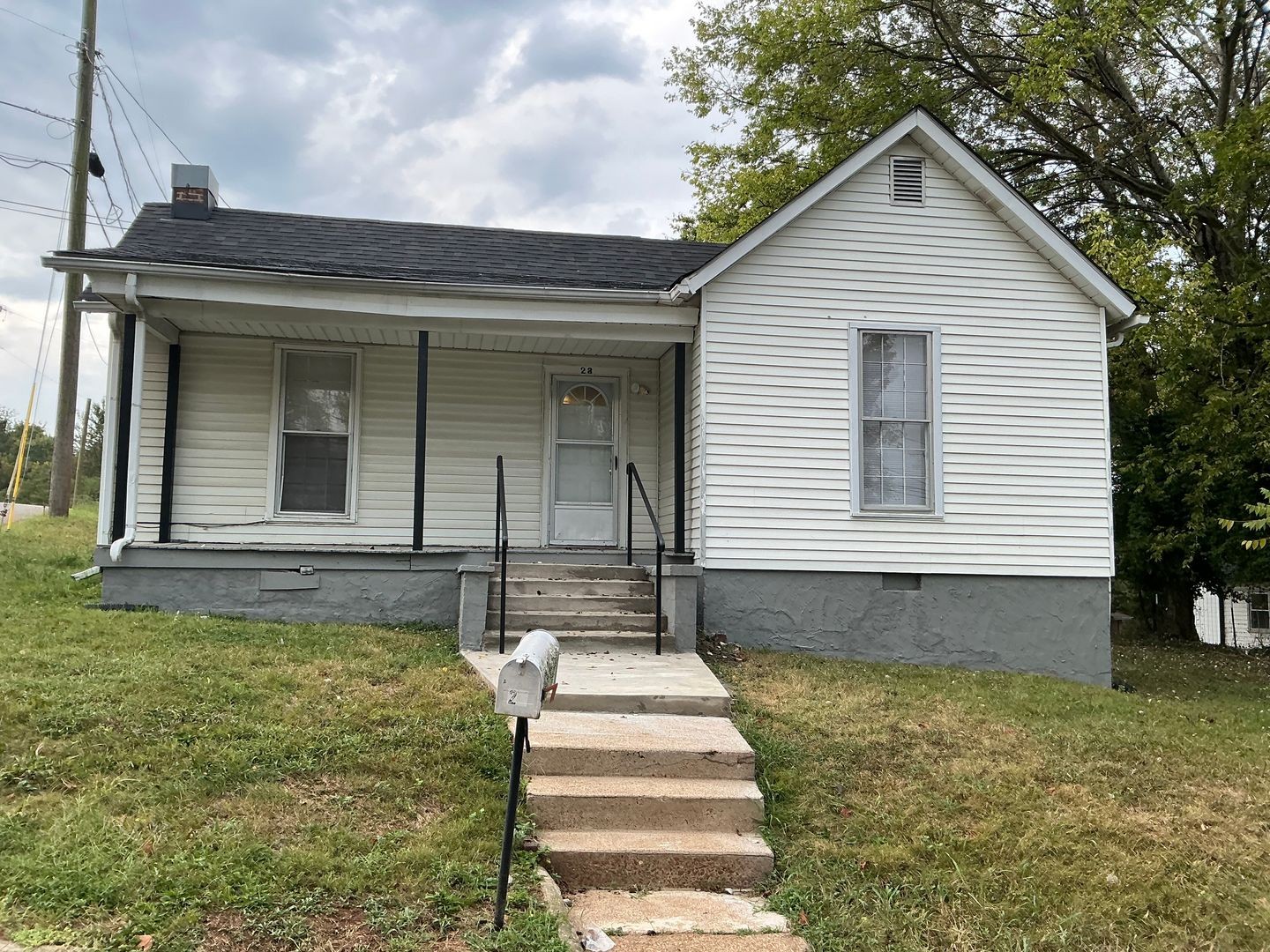 28 Lawn St