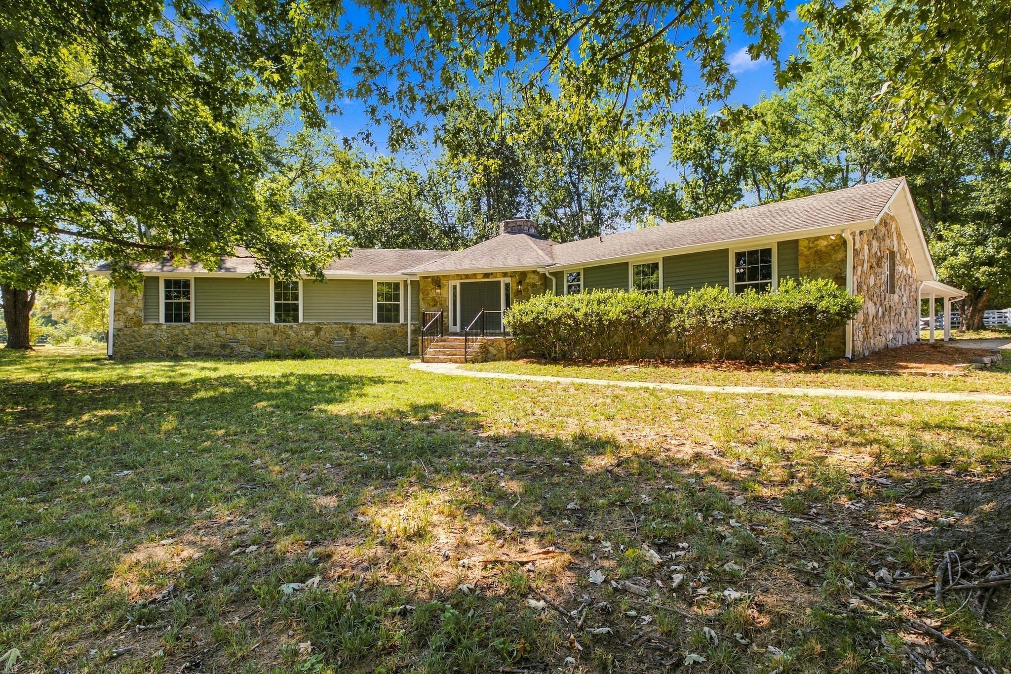 200 Graystone Dr
