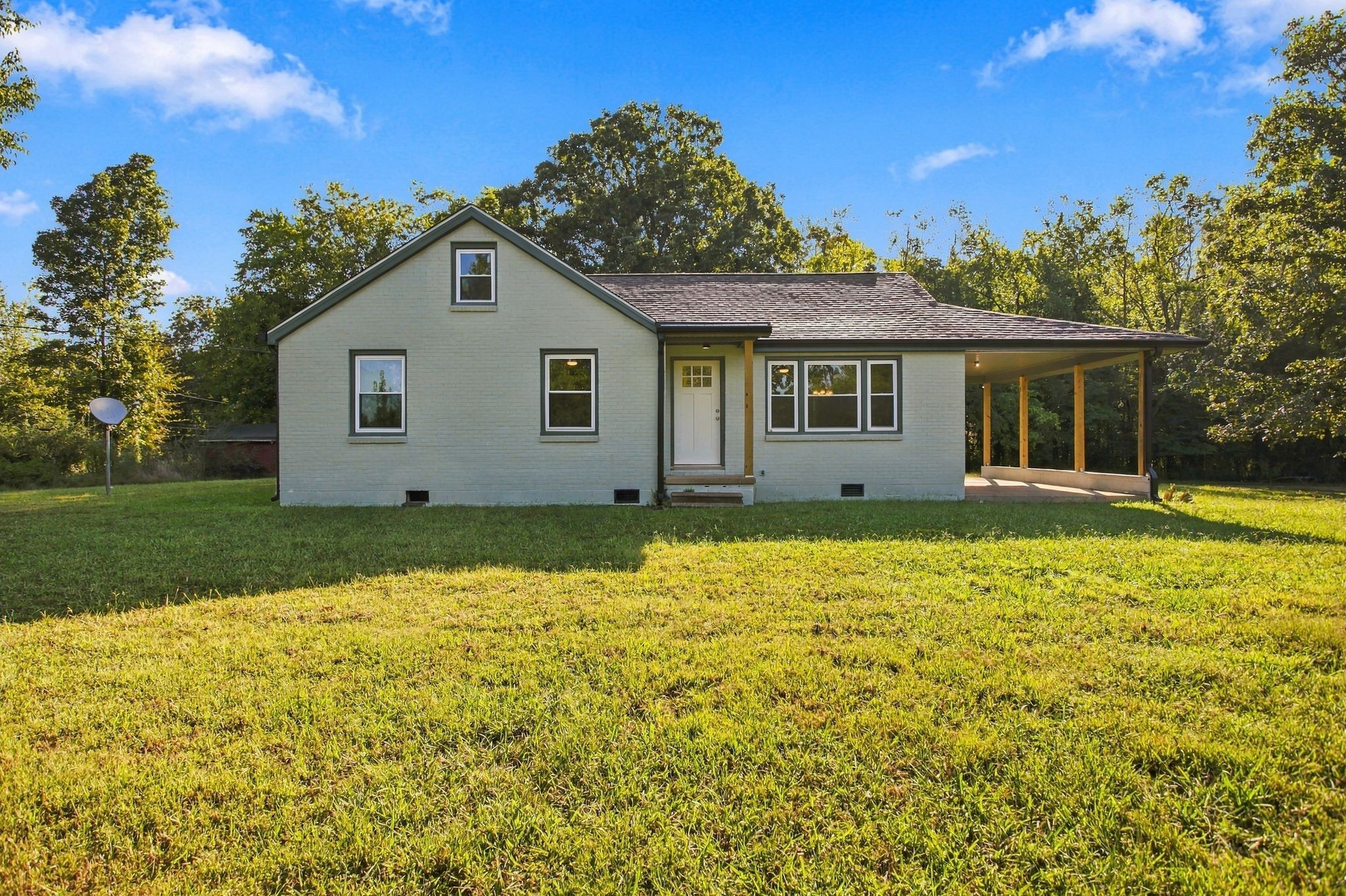 3015 Greenhill Dr