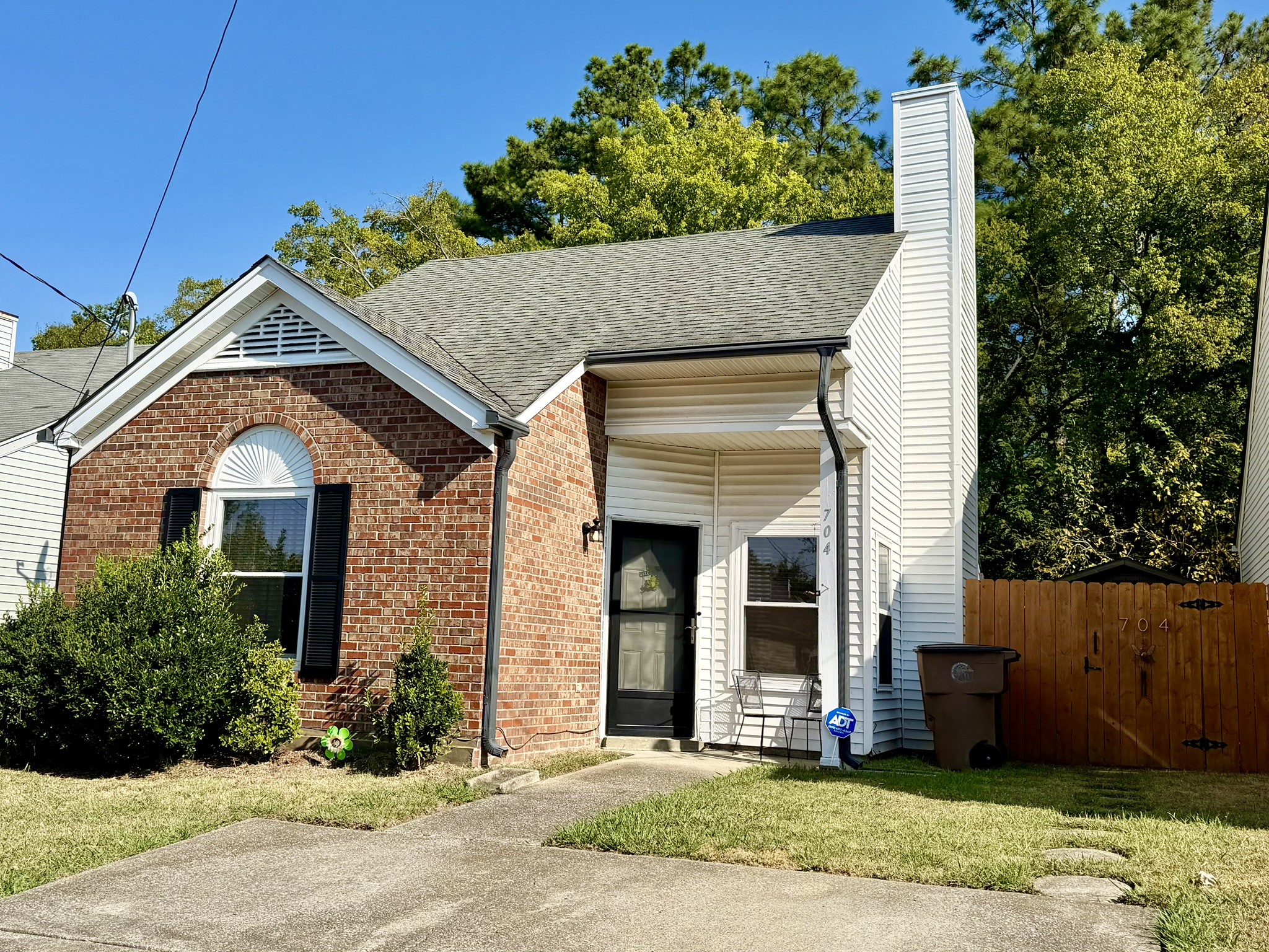 704 Maple Pl
