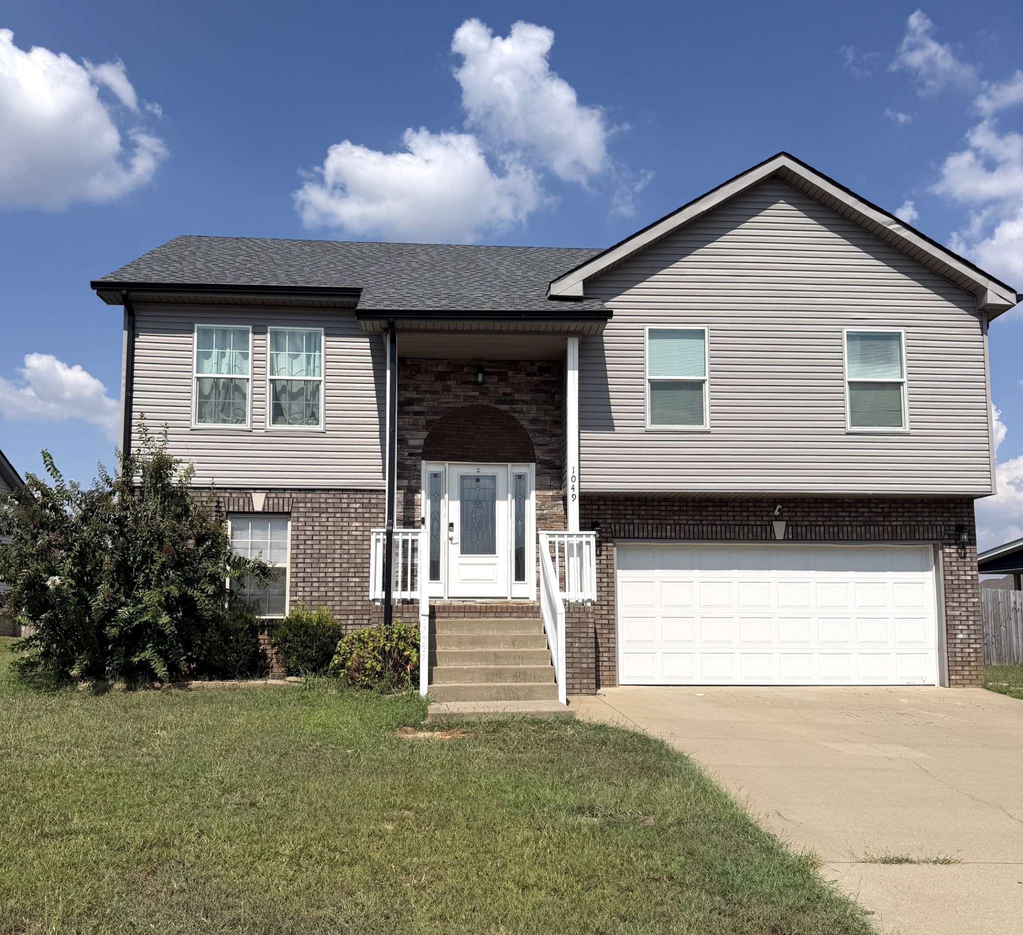 1049 Charles Thomas Dr