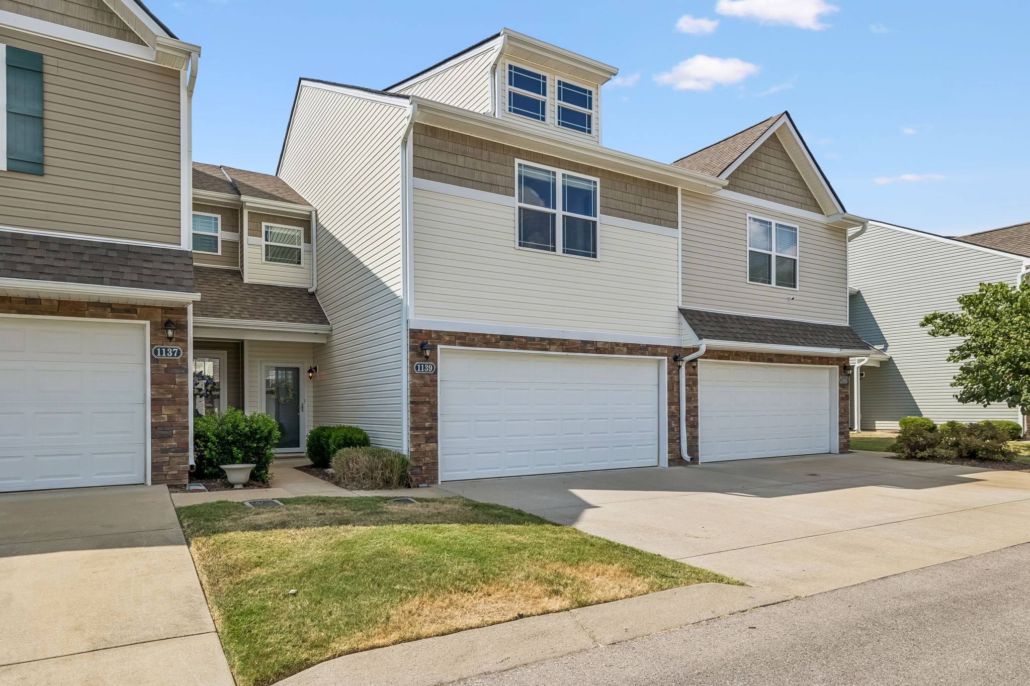 1139 Somerset Springs Dr
