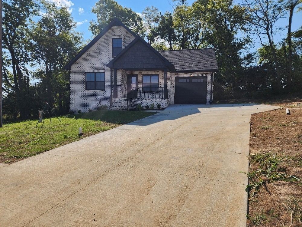 215 Scenic Ln