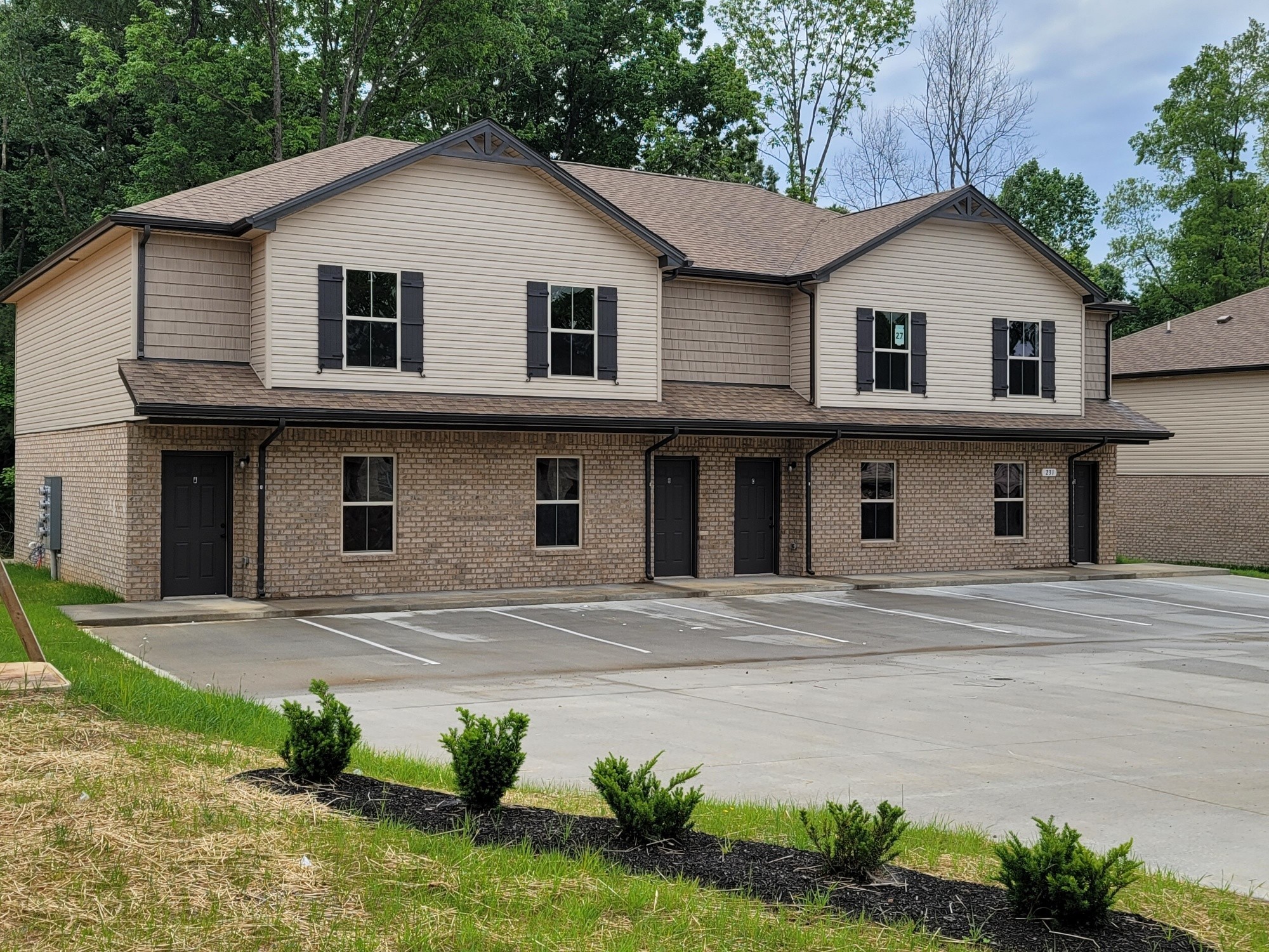 231 SMITHSON LN