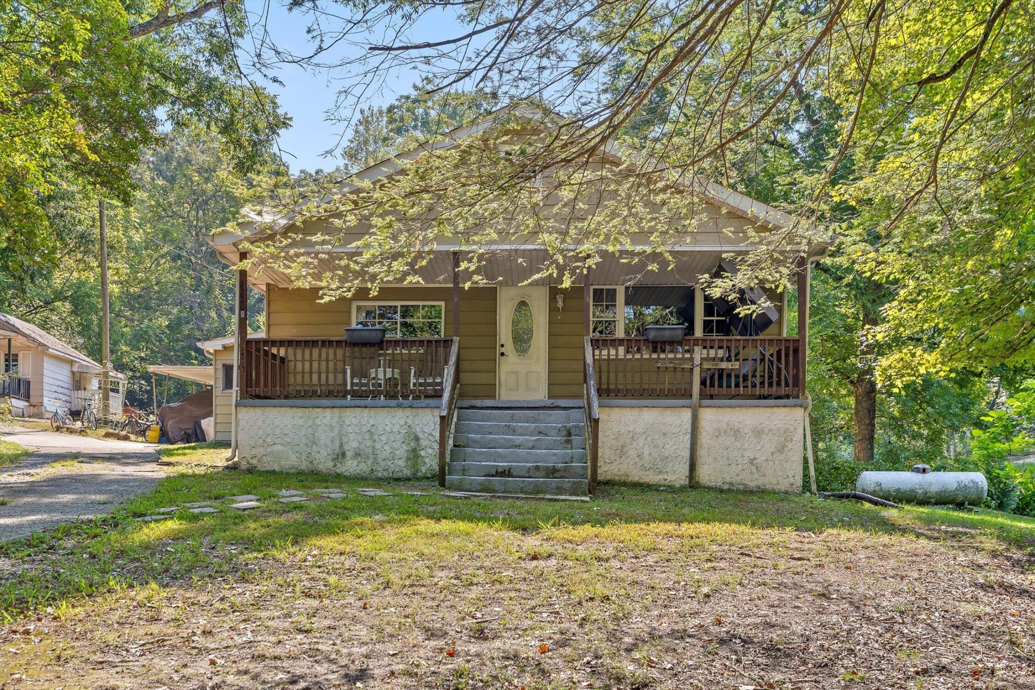1220 Debbie Lane