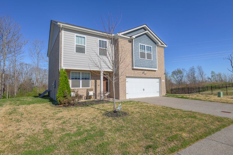 2200 Stonemeade Dr