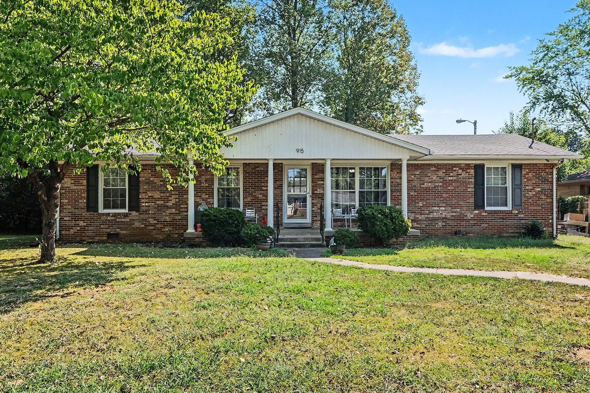 915 Temple Ct