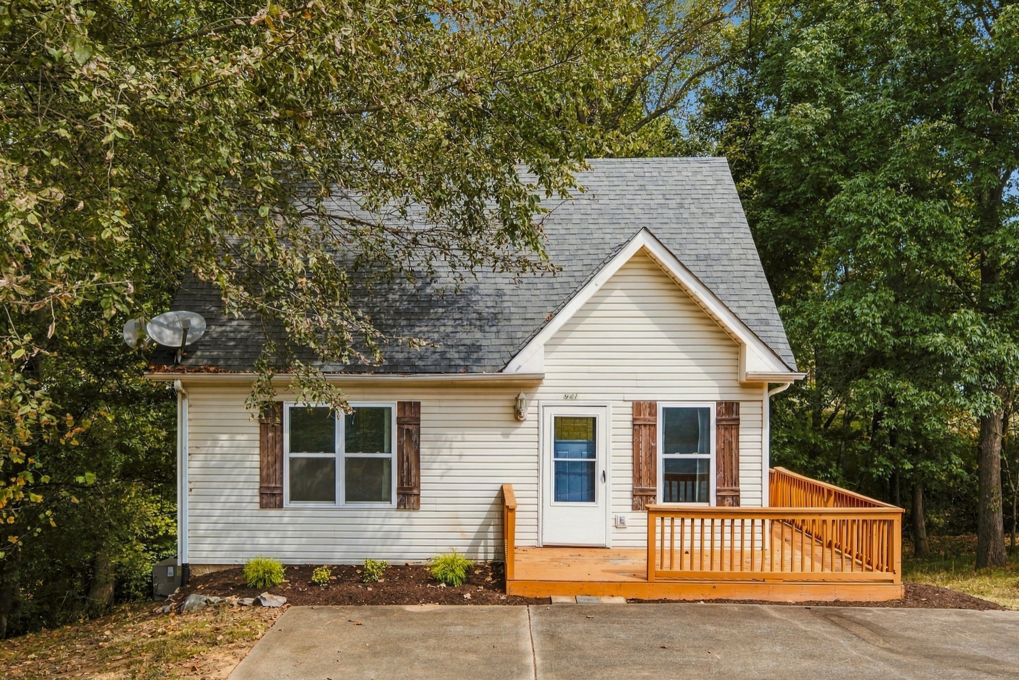 941 Applegrove Cir