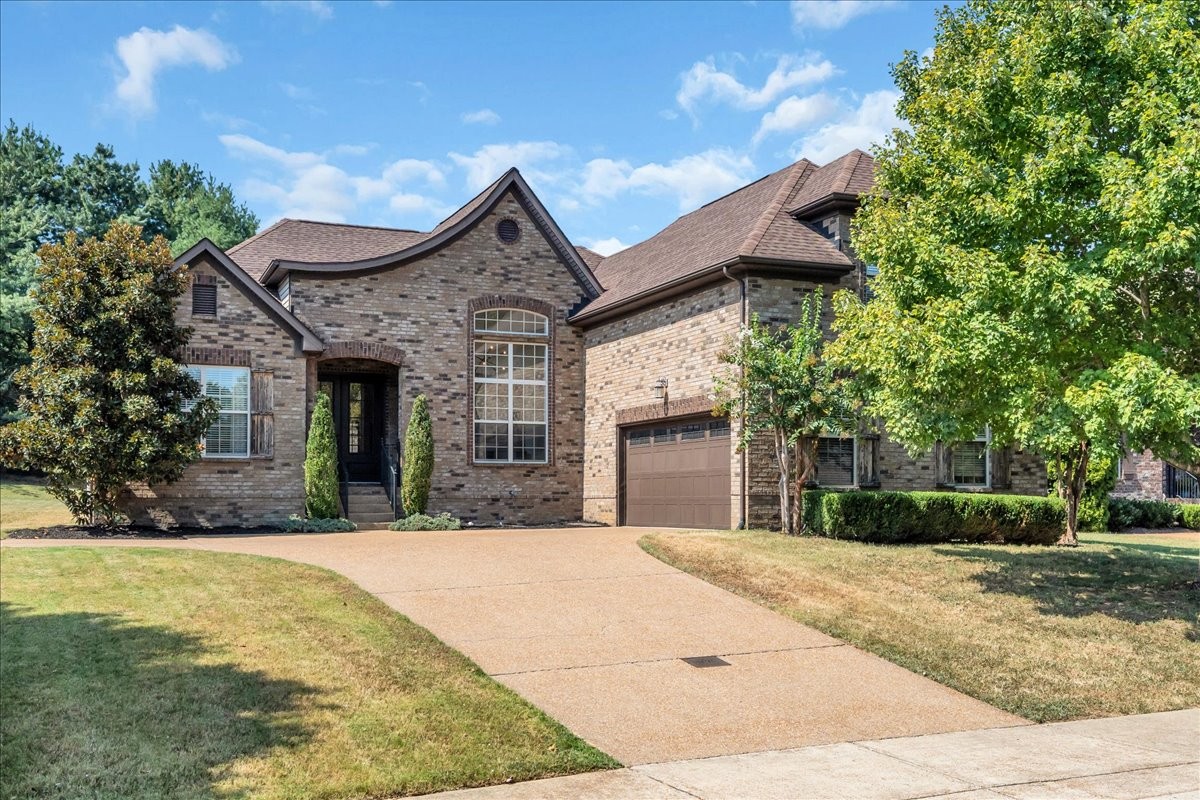 1015 Five Coves Trce