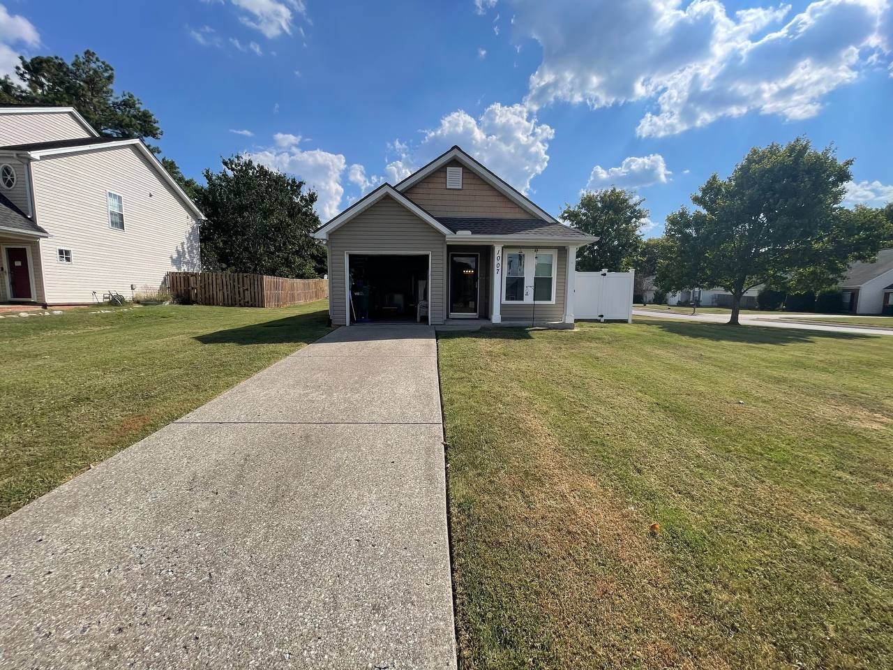 1007 Mallory Ln