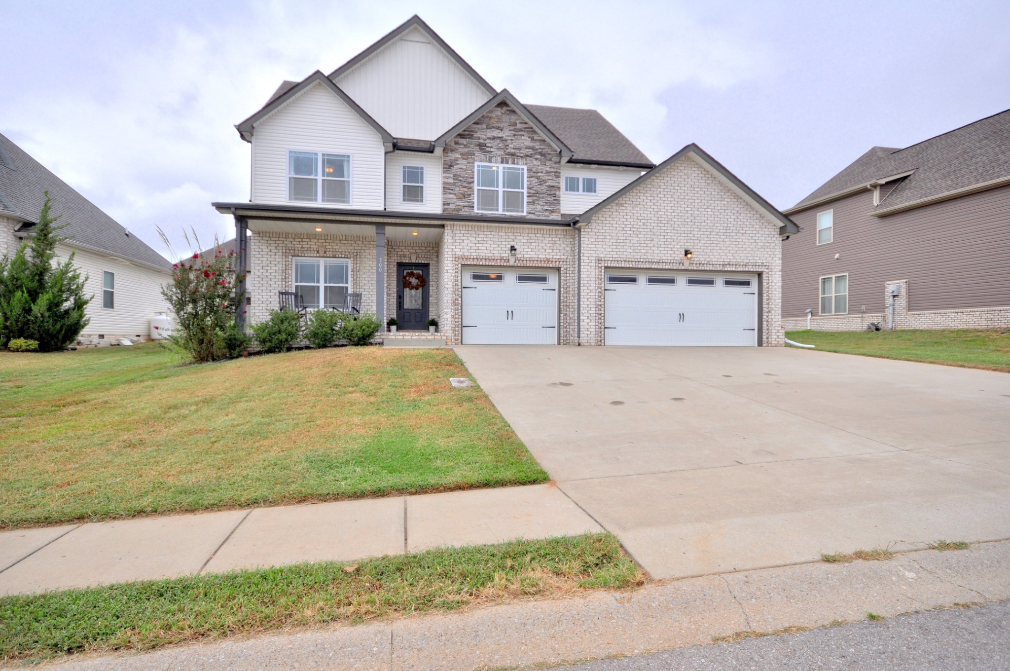 300 Bluebriar Trce