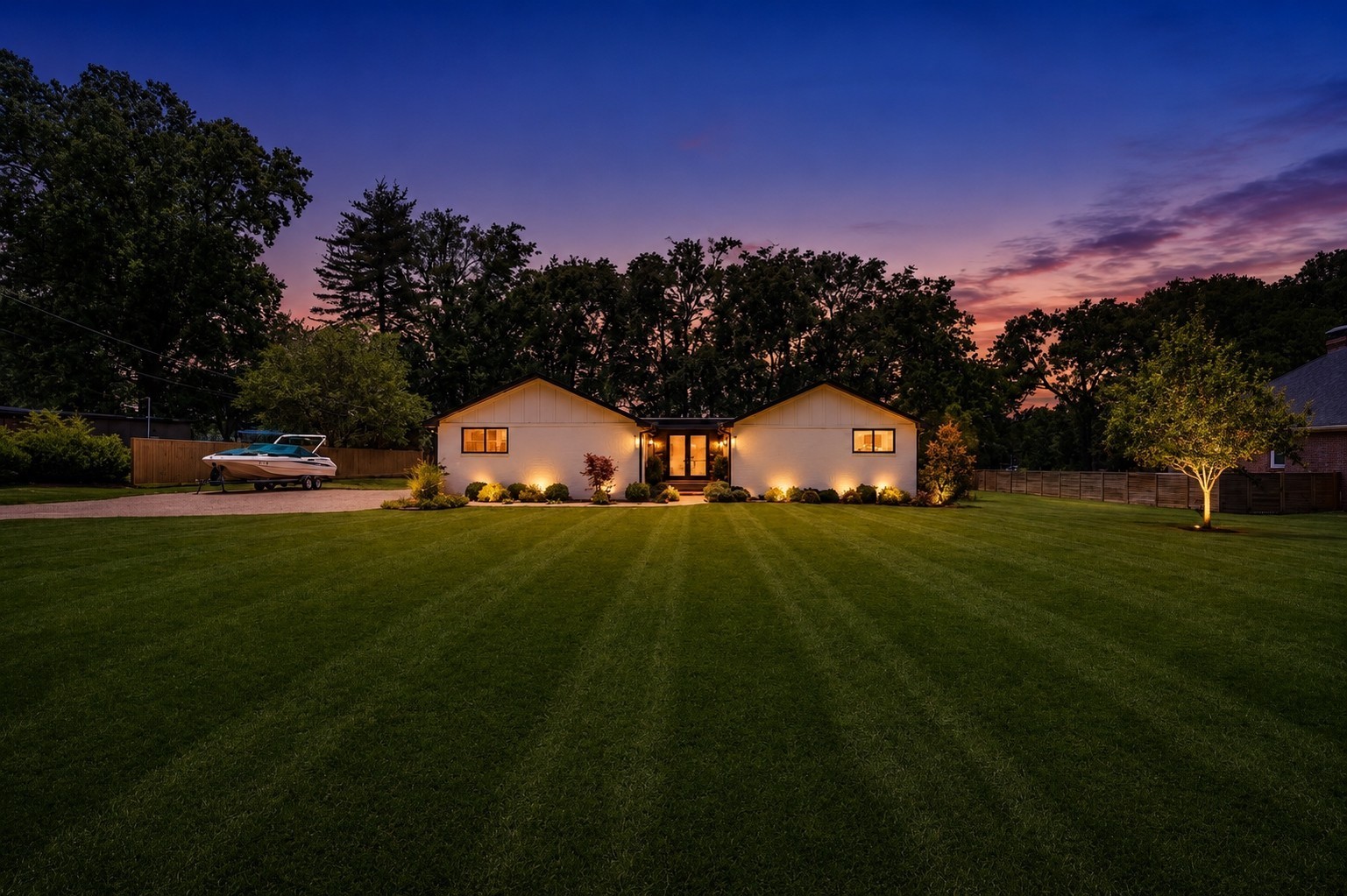 908 Lakeshore Dr