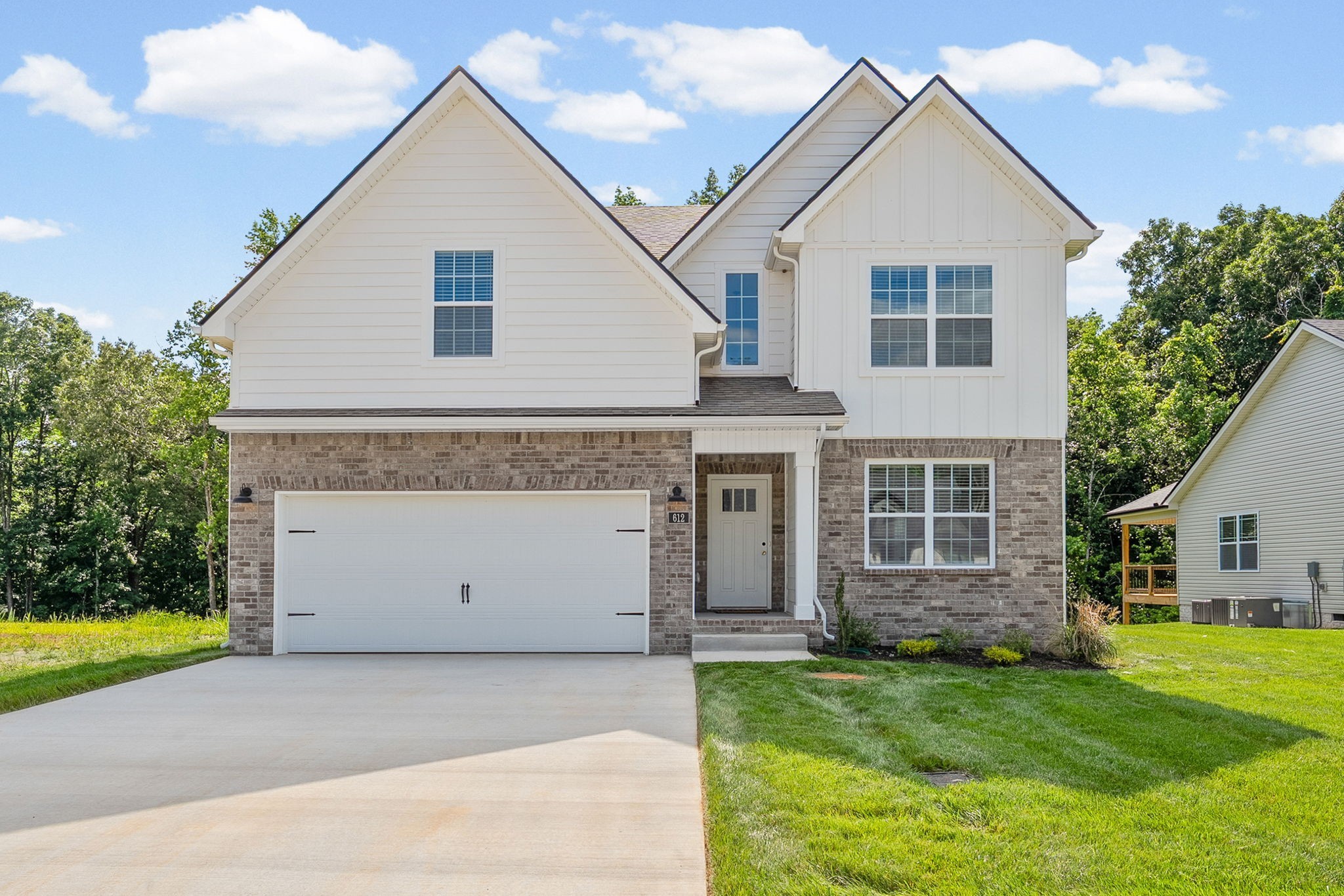 612 Willow Park Dr