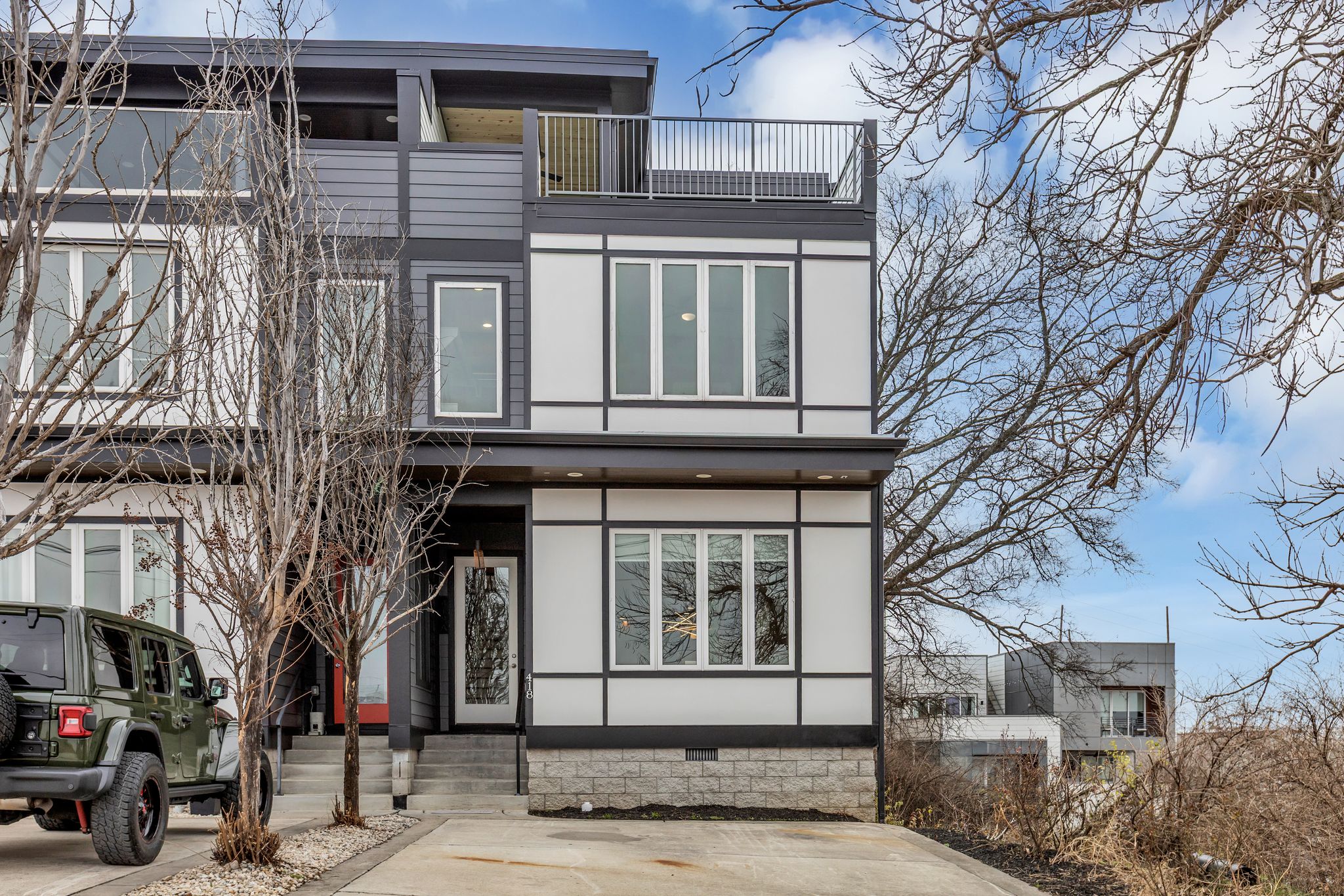 418 A 37th Avenue N #1